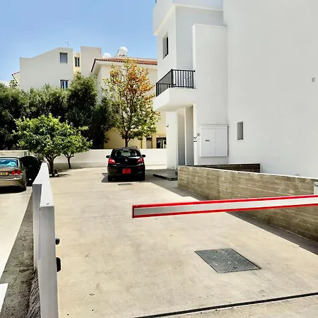 Luxury 2 Bedroom With 2 Balconys And Seaview Пафос