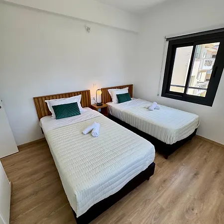 Luxury 2 Bedroom With 2 Balconys And Seaview * بافوس