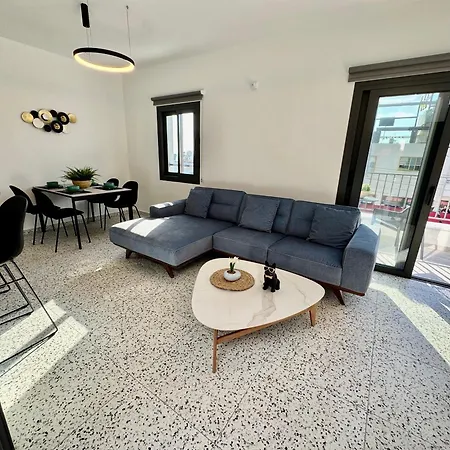 Luxury 2 Bedroom With 2 Balconys And Seaview Apartament *