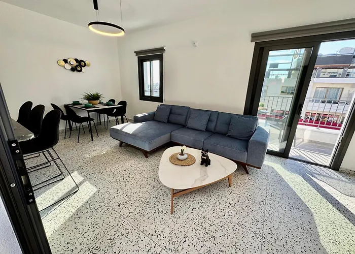 Luxury 2 Bedroom With 2 Balconys And Seaview