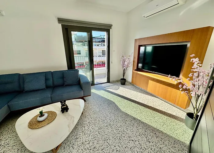 Luxury 2 Bedroom With 2 Balconys And Seaview Lejlighed Paphos