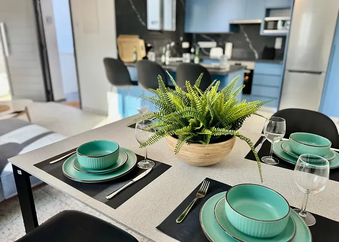 Luxury 2 Bedroom With 2 Balconys And Seaview Lägenhet Paphos