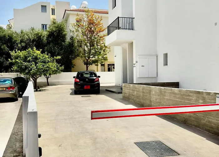 Luxury 2 Bedroom With 2 Balconys And Seaview Paphos