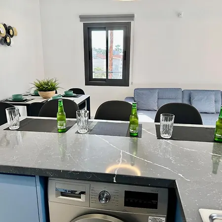 Luxury 2 Bedroom With 2 Balconys And Seaview Paphos