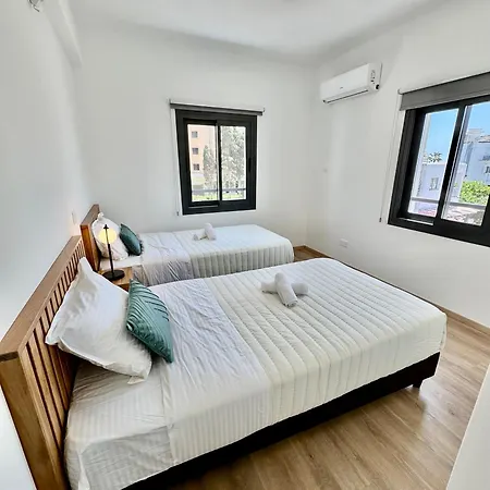 Luxury 2 Bedroom With 2 Balconys And Seaview Πάφος