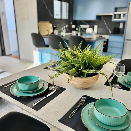 Luxury 2 Bedroom With 2 Balconys And Seaview Apartman Paphos