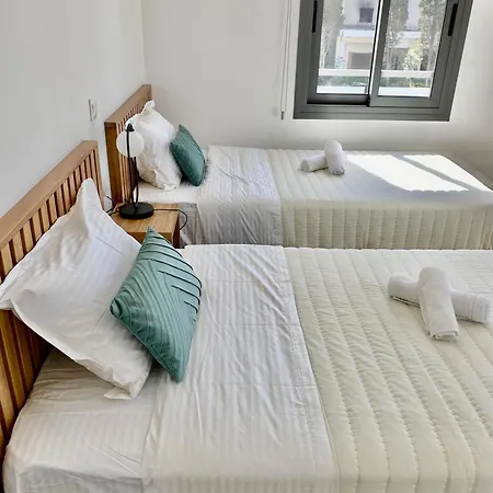 Luxury 2 Bedroom With 2 Balconys And Seaview Apartment *
