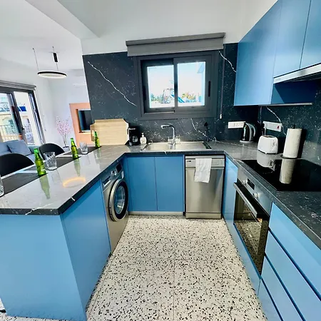 Luxury 2 Bedroom With 2 Balconys And Seaview Apartman